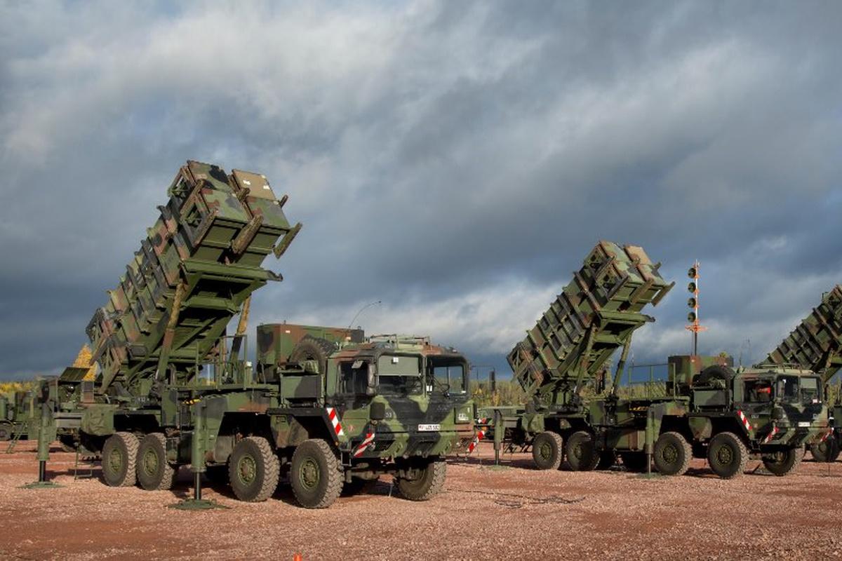 Patriot missile launcher unit
