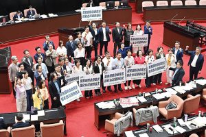 Lawmakers reject Cabinet drone bill, pass own instead