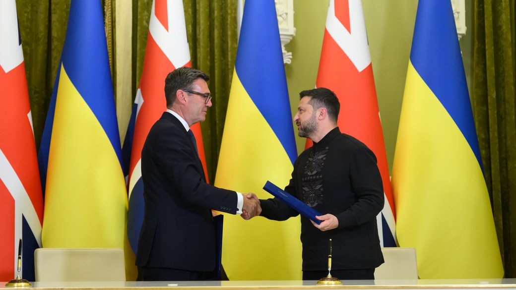 British Prime Minister Andy Burnham and President of Ukraine Volodymyr Zelenskyy